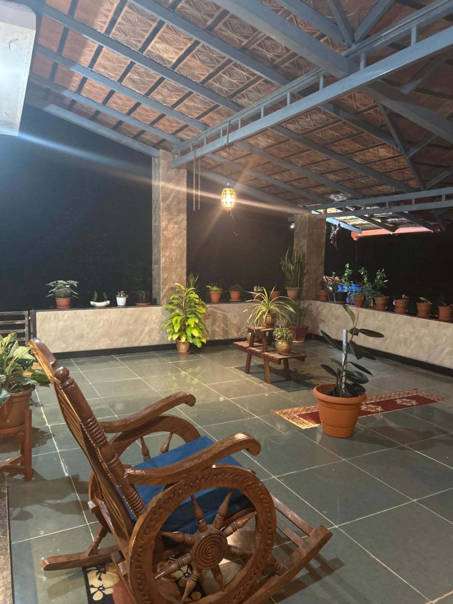 Coorg Naladi Holidays Kakkabe Luaran gambar